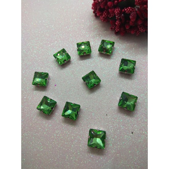 Стразы в цапах "Квадрат" цв. светло-зеленый, цена за 1 шт